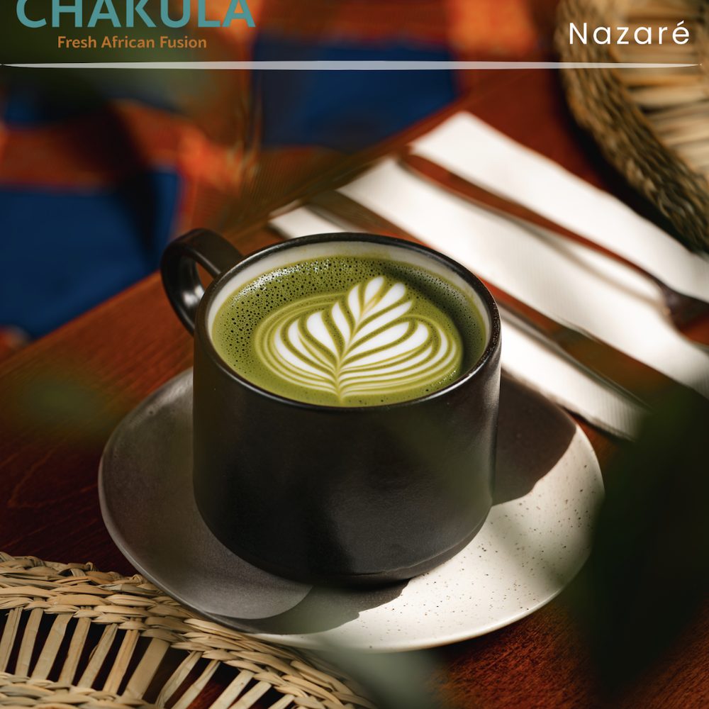 Matcha latte with latte art at Chakula Nazaré